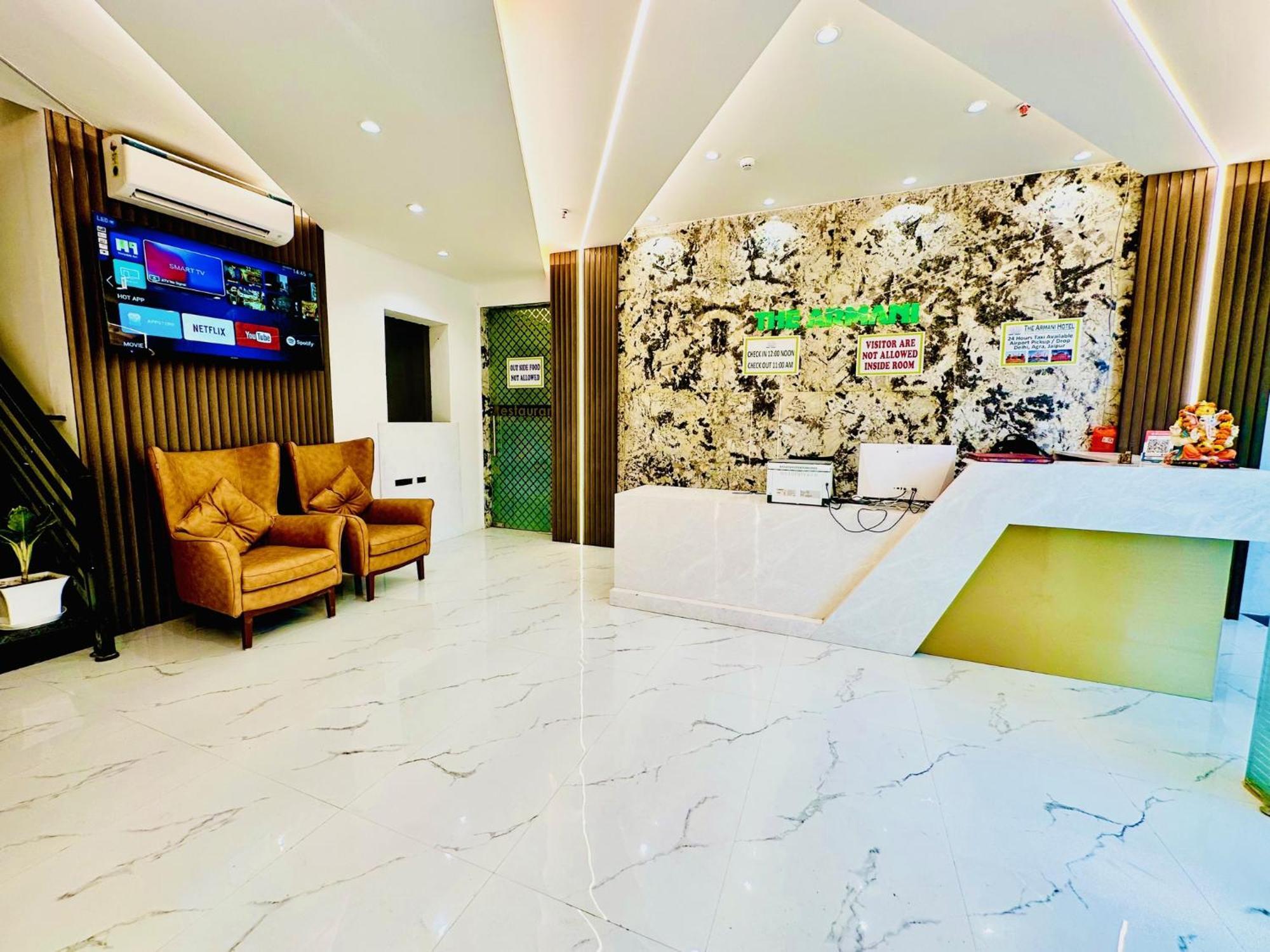 Hotel Hsp Plaza New Delhi Bagian luar foto