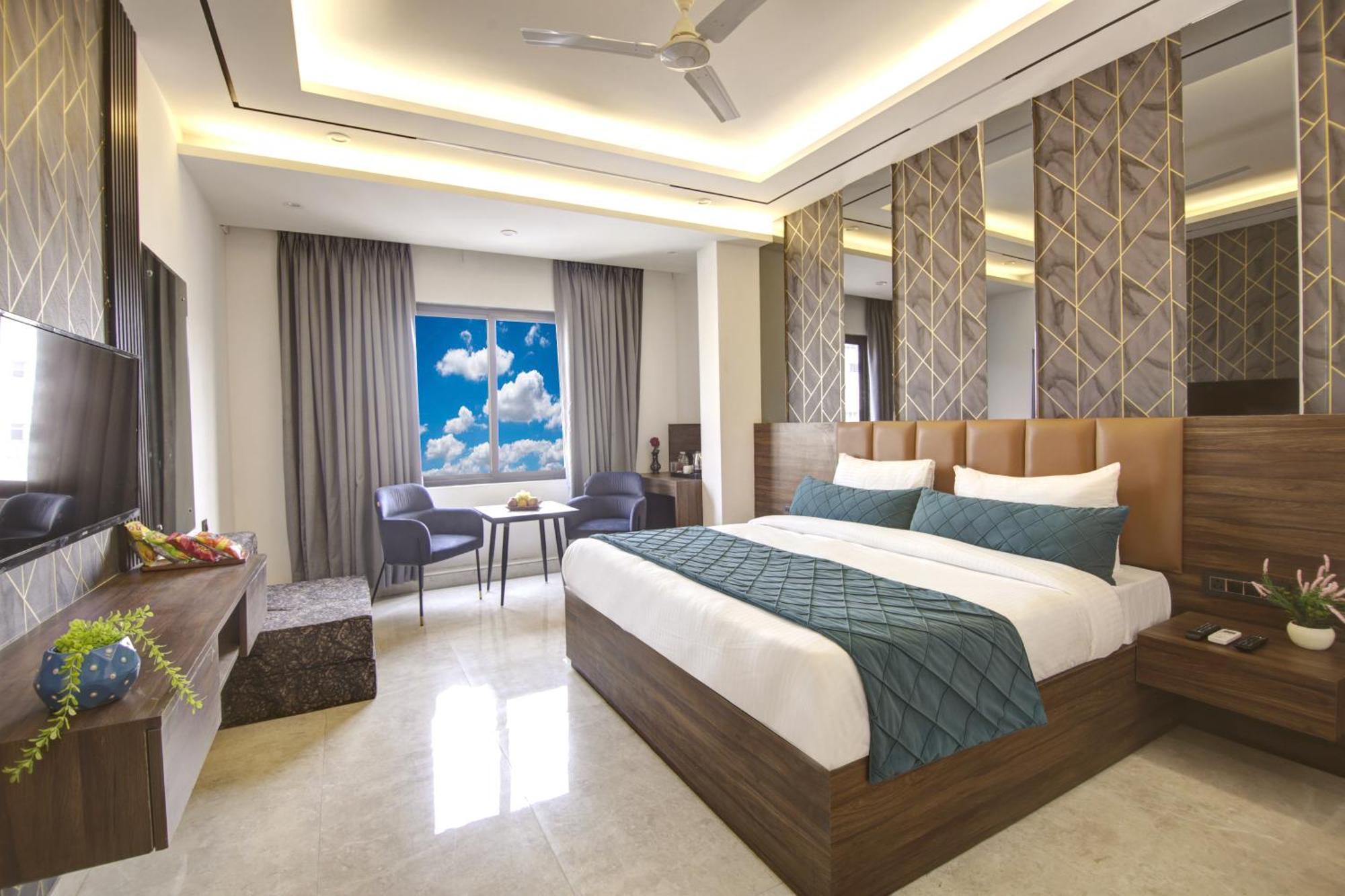 Hotel Hsp Plaza New Delhi Bagian luar foto