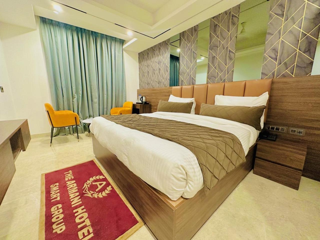 Hotel Hsp Plaza New Delhi Bagian luar foto