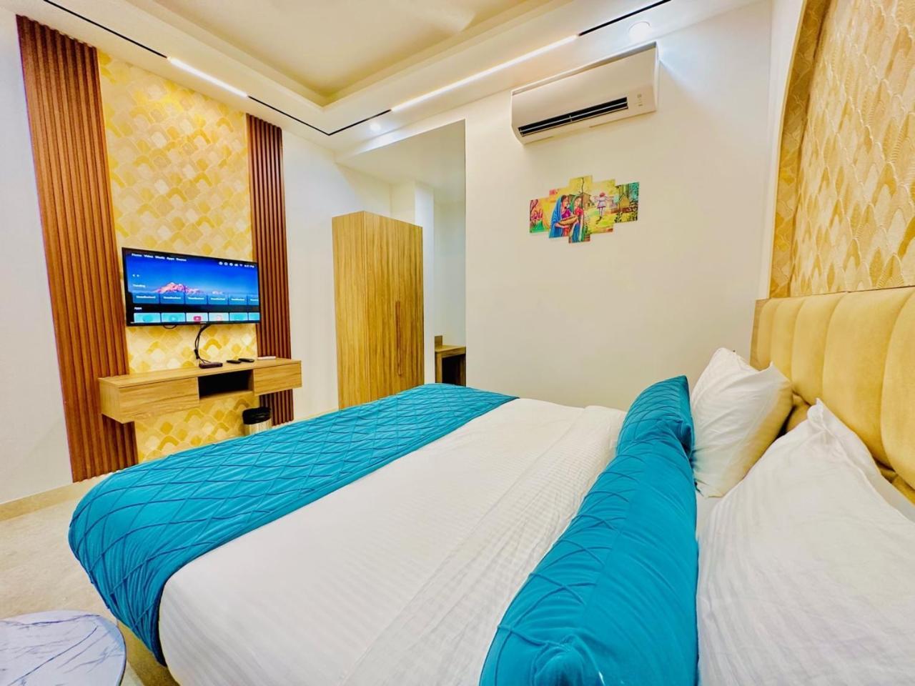 Hotel Hsp Plaza New Delhi Bagian luar foto