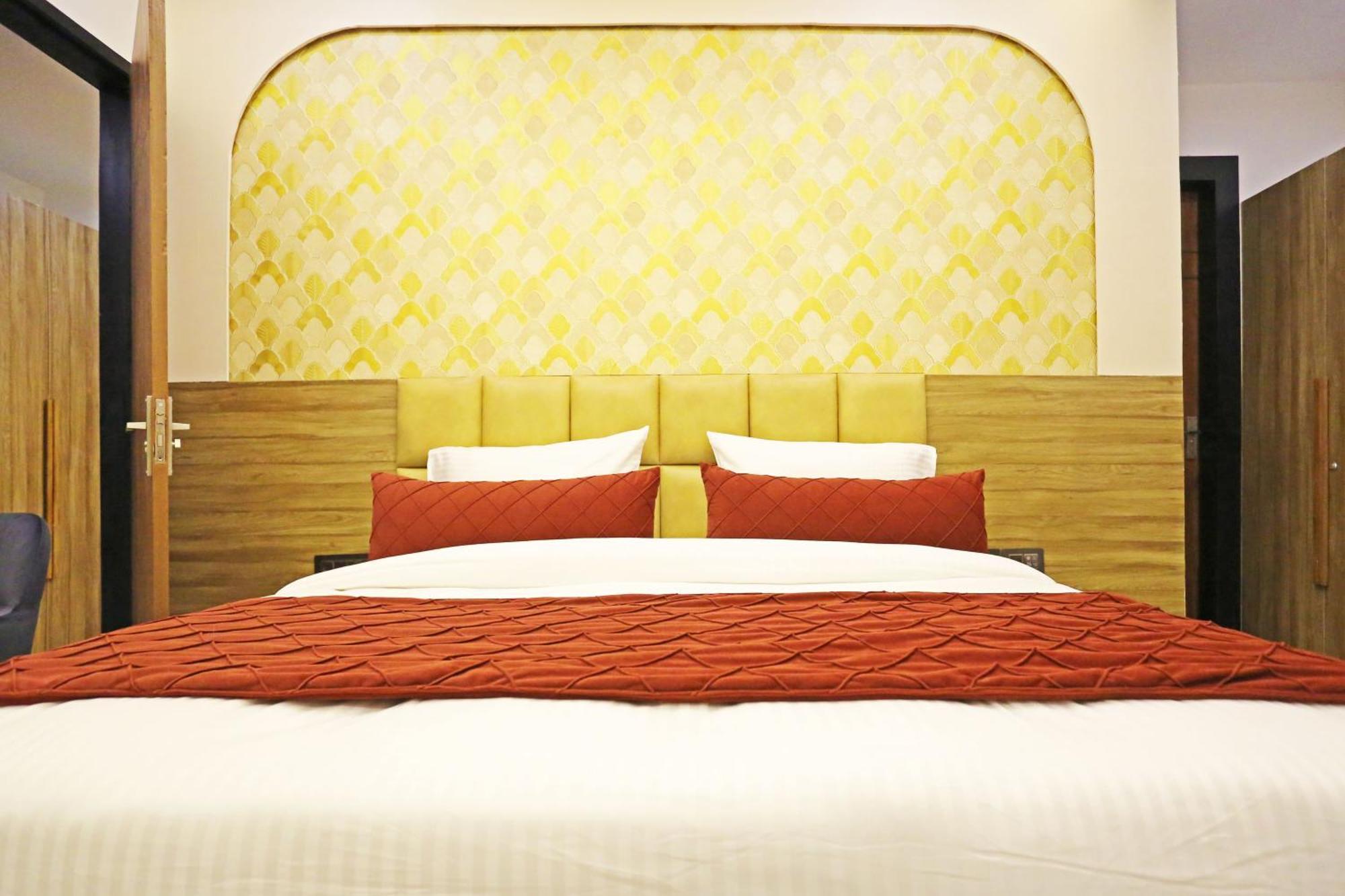 Hotel Hsp Plaza New Delhi Bagian luar foto
