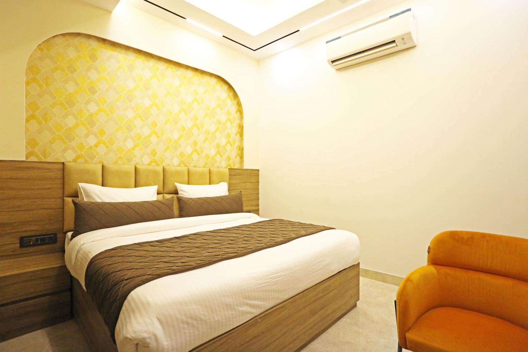 Hotel Hsp Plaza New Delhi Bagian luar foto