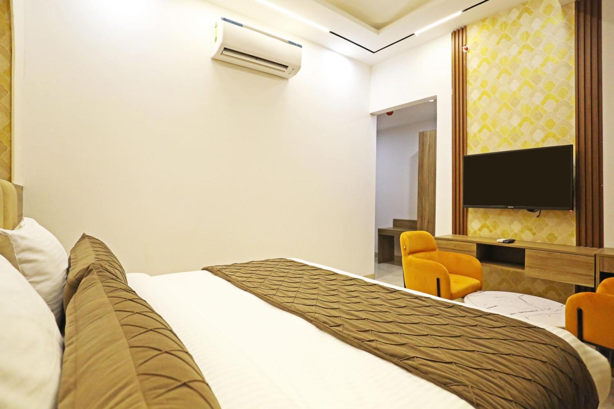 Hotel Hsp Plaza New Delhi Bagian luar foto