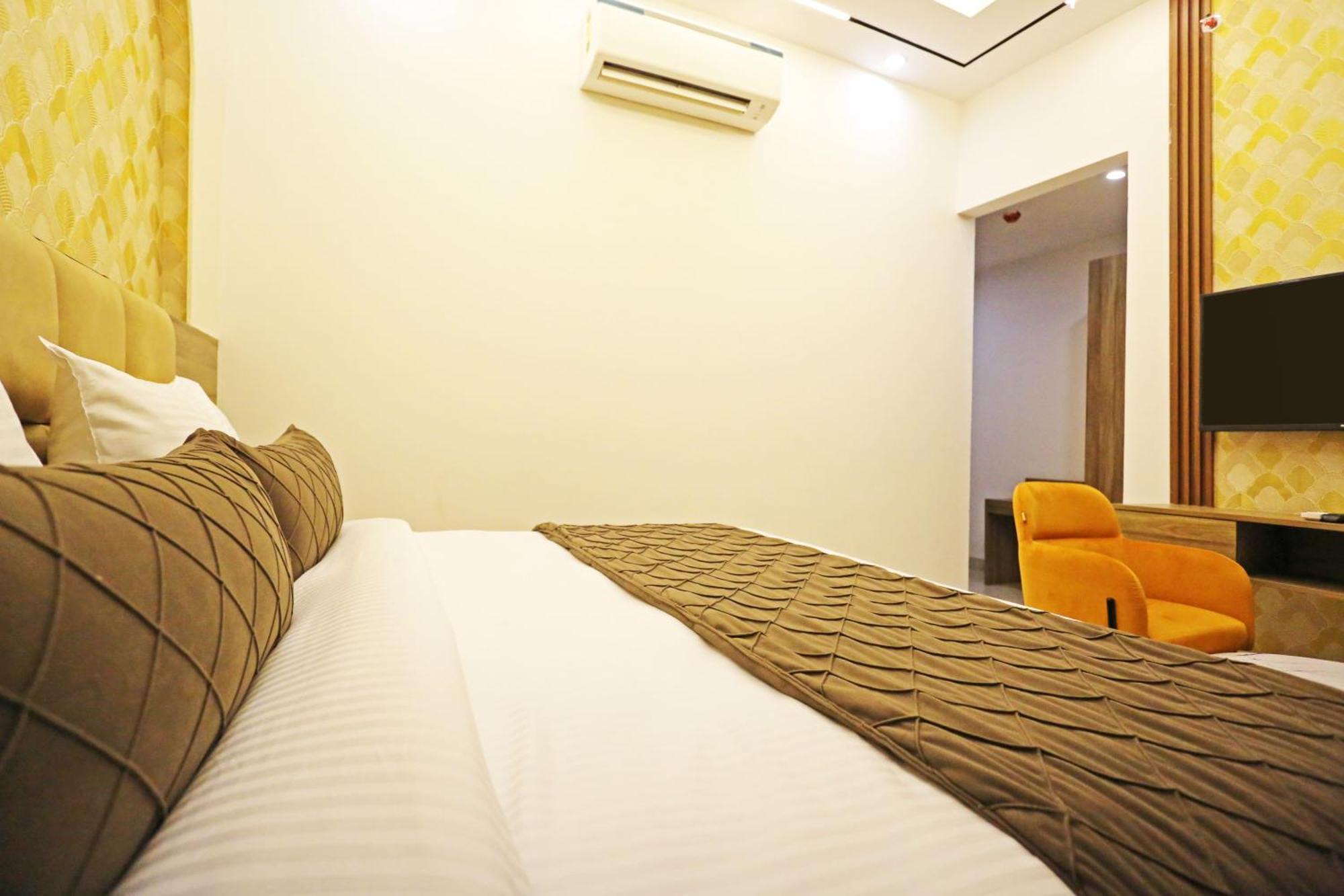 Hotel Hsp Plaza New Delhi Bagian luar foto
