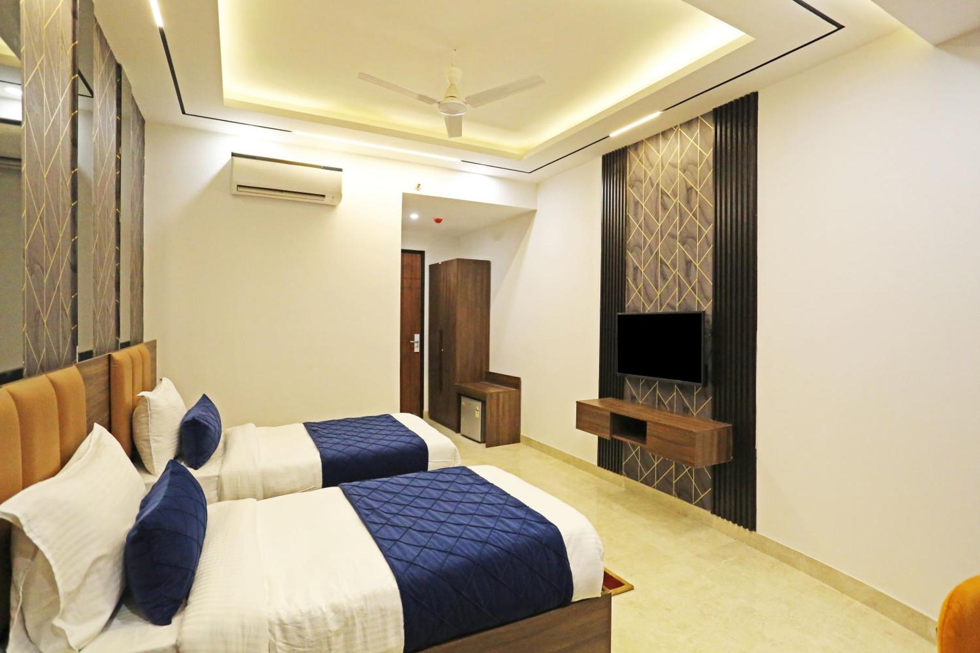 Hotel Hsp Plaza New Delhi Bagian luar foto