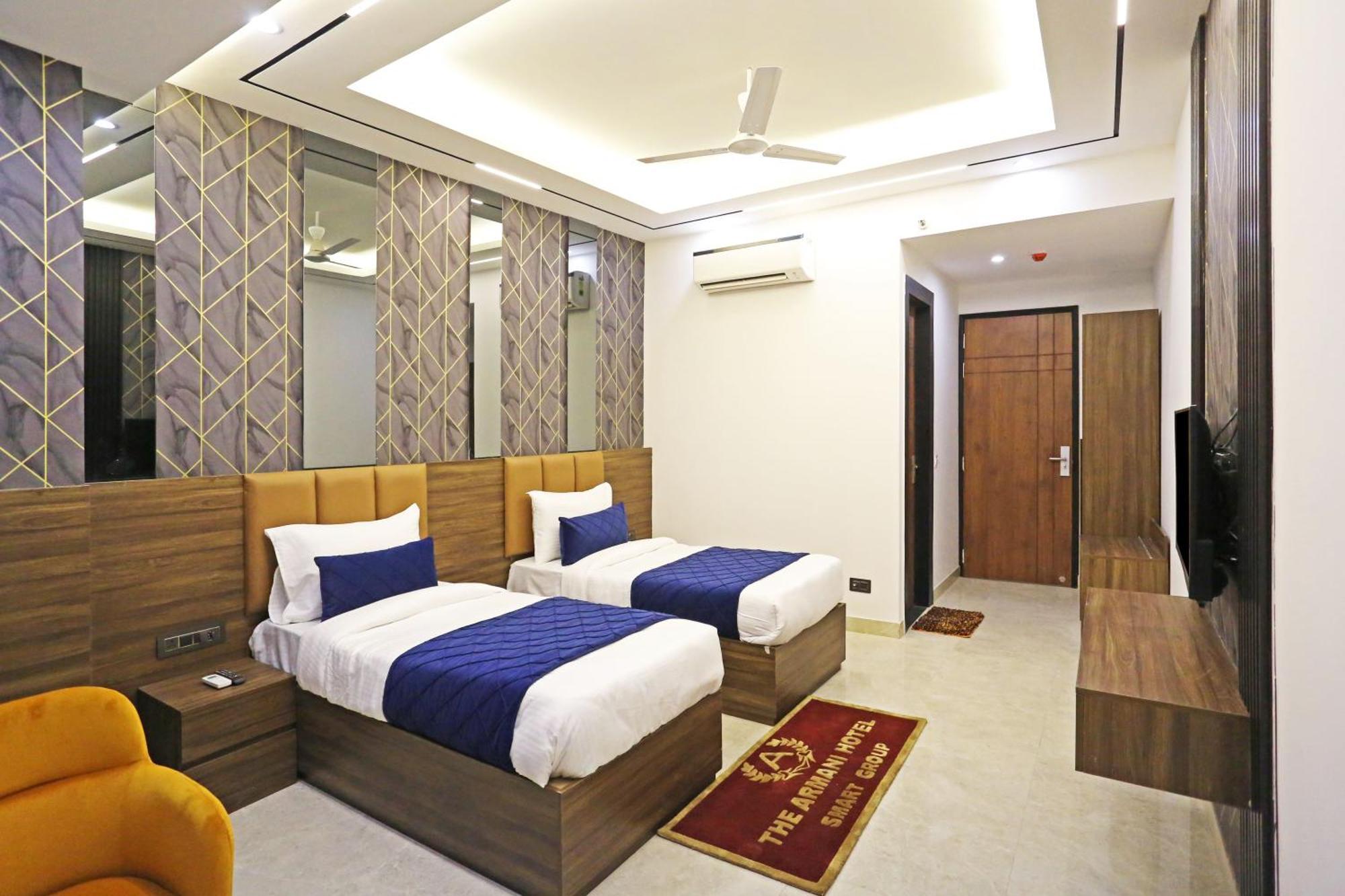 Hotel Hsp Plaza New Delhi Bagian luar foto