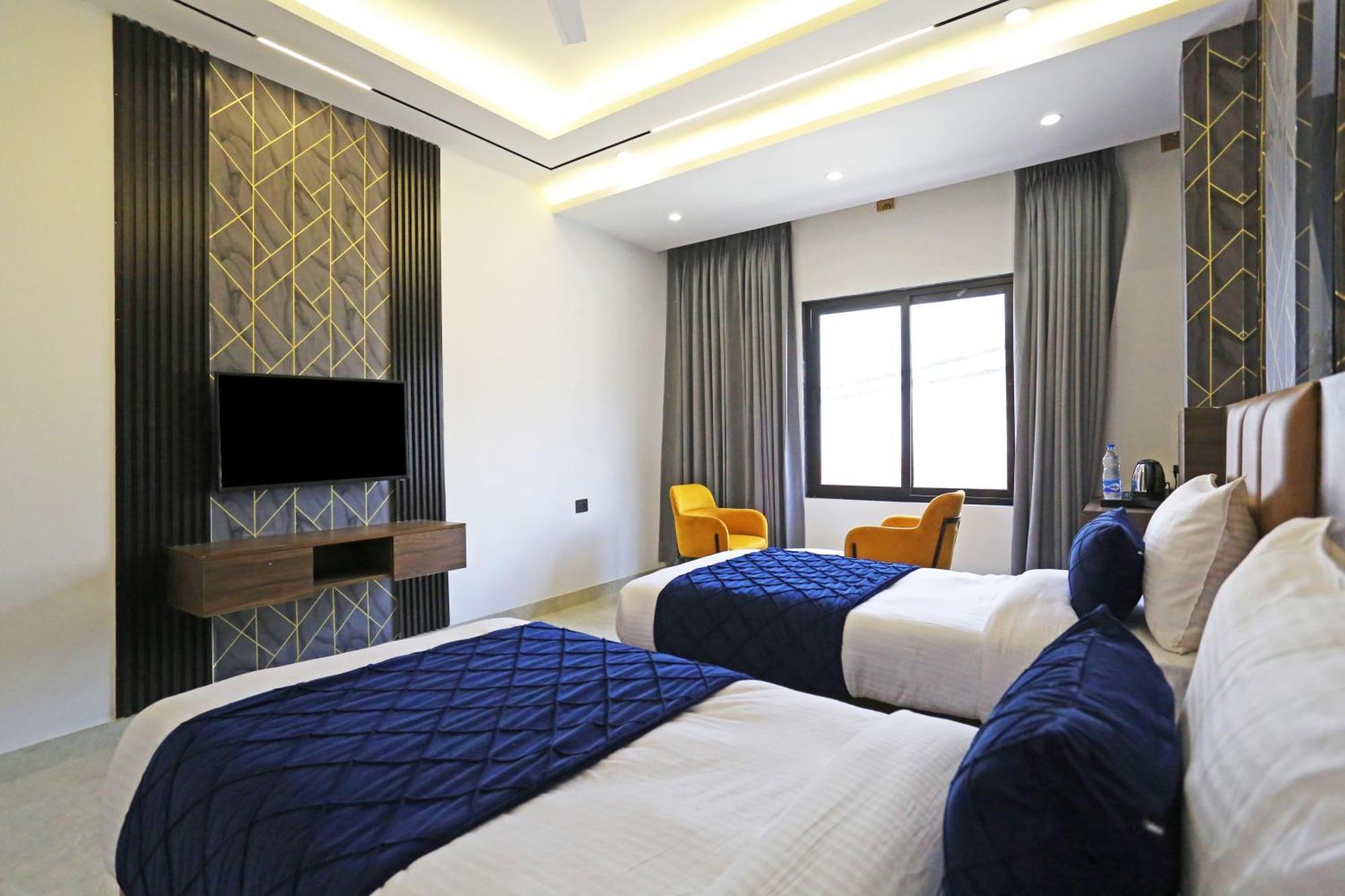 Hotel Hsp Plaza New Delhi Bagian luar foto