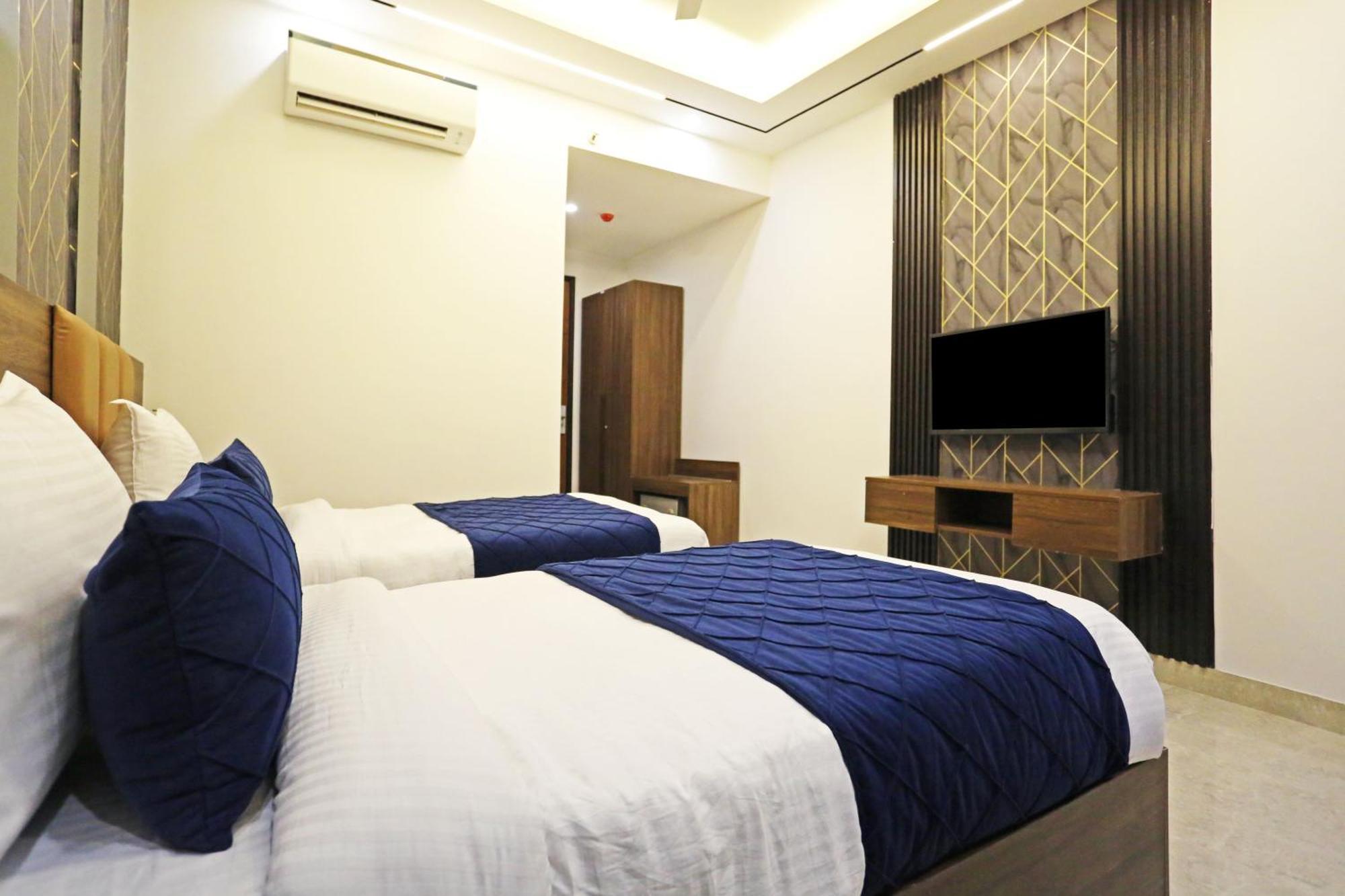 Hotel Hsp Plaza New Delhi Bagian luar foto