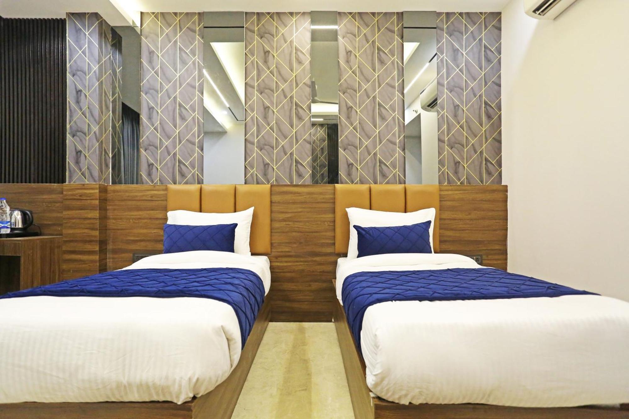 Hotel Hsp Plaza New Delhi Bagian luar foto