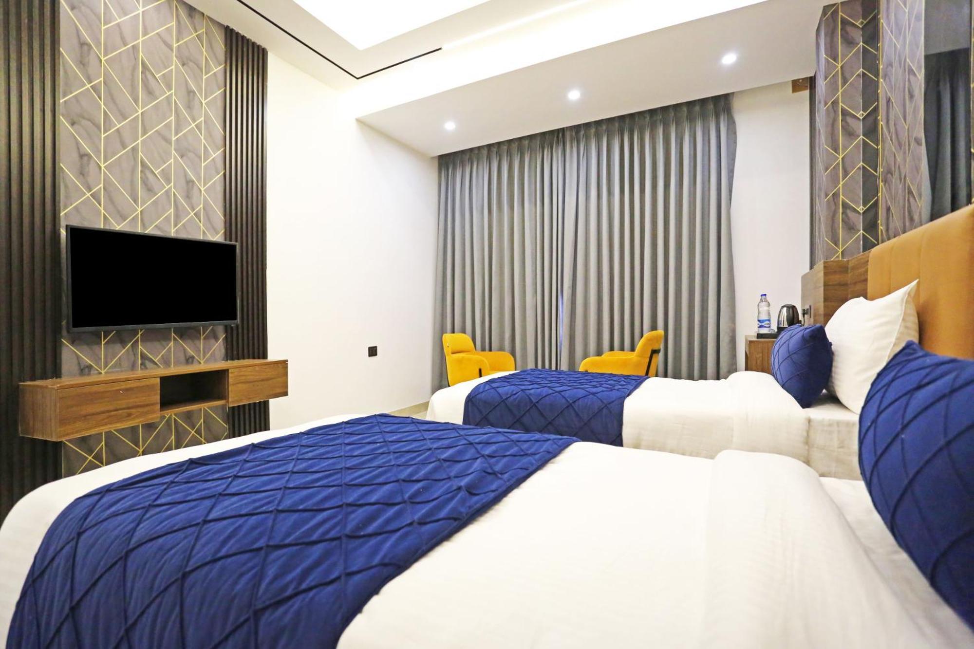 Hotel Hsp Plaza New Delhi Bagian luar foto