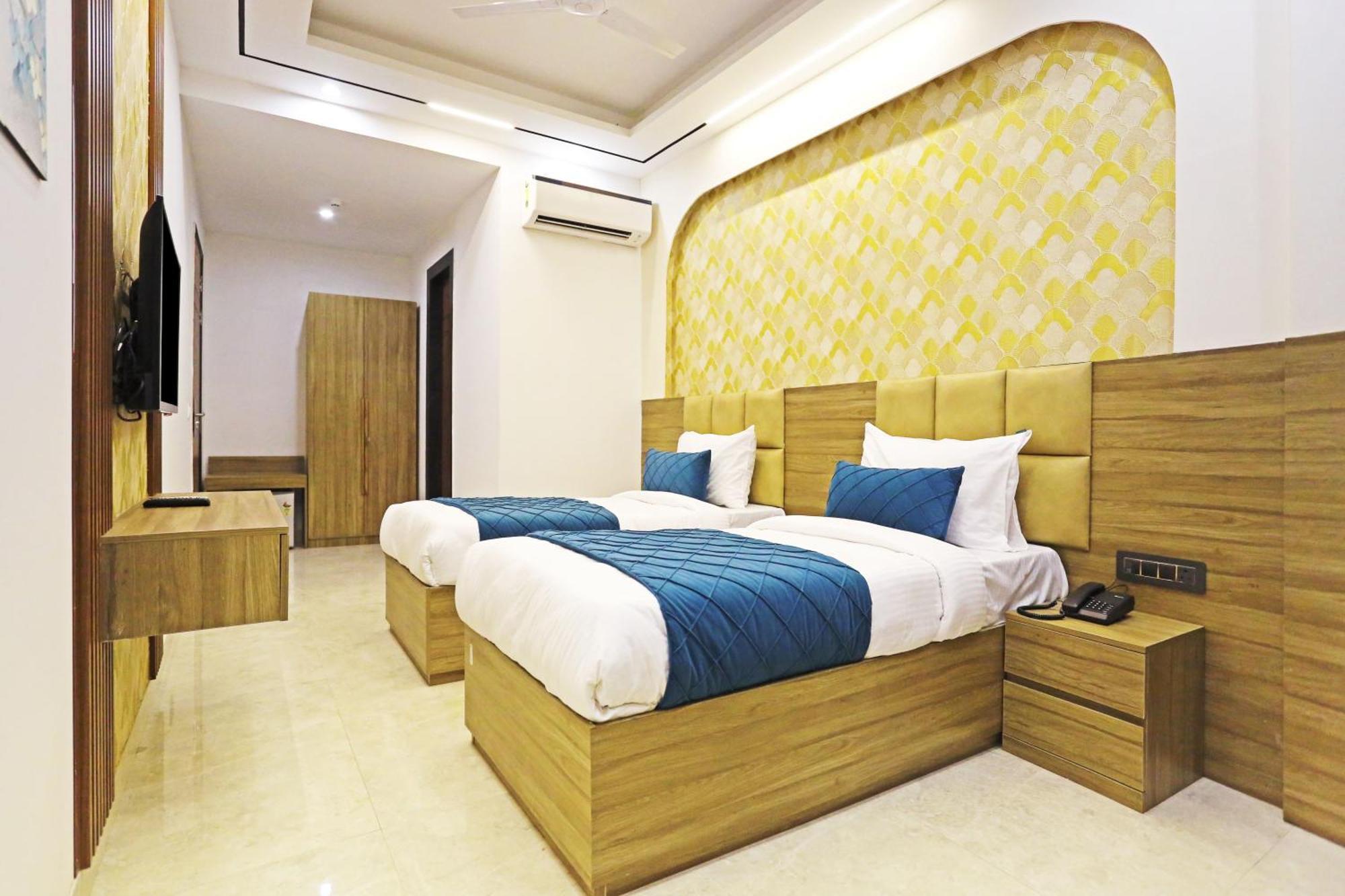 Hotel Hsp Plaza New Delhi Bagian luar foto