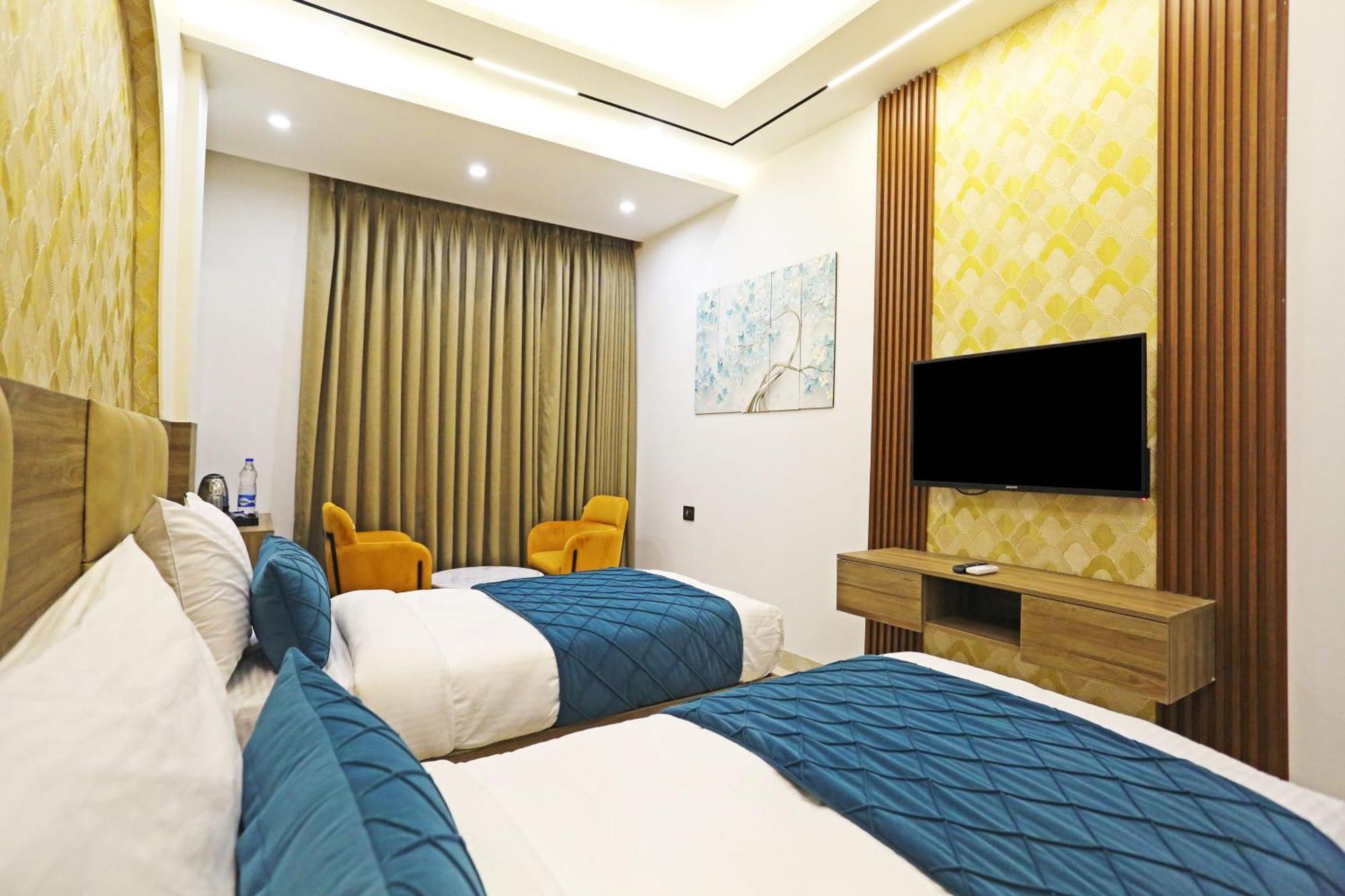 Hotel Hsp Plaza New Delhi Bagian luar foto