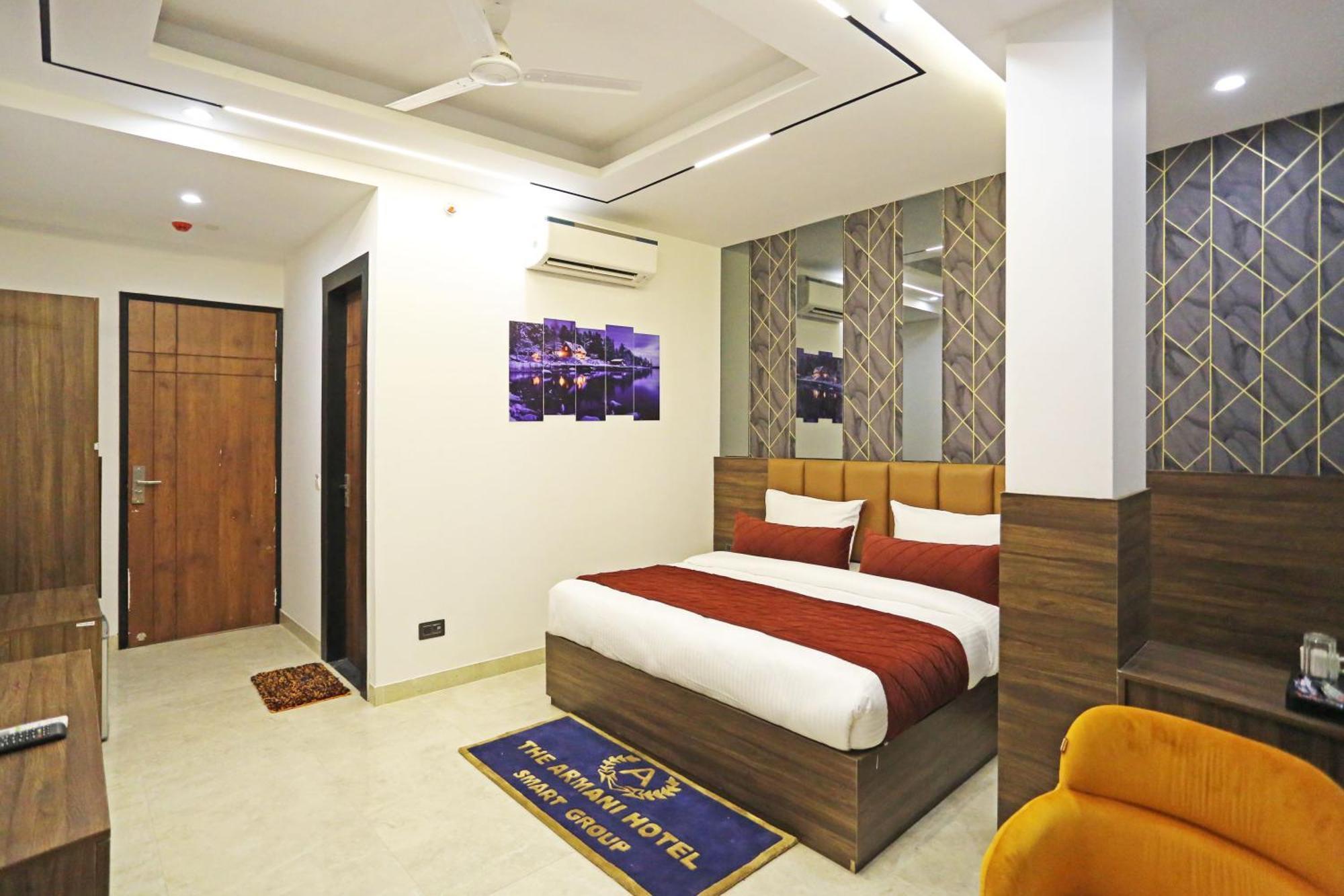 Hotel Hsp Plaza New Delhi Bagian luar foto