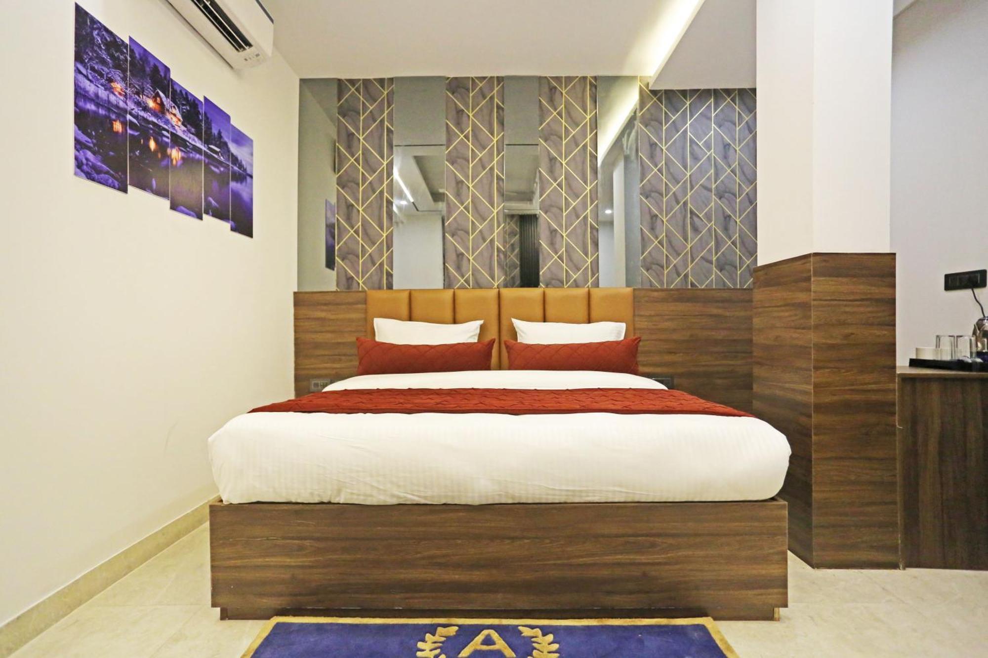 Hotel Hsp Plaza New Delhi Bagian luar foto
