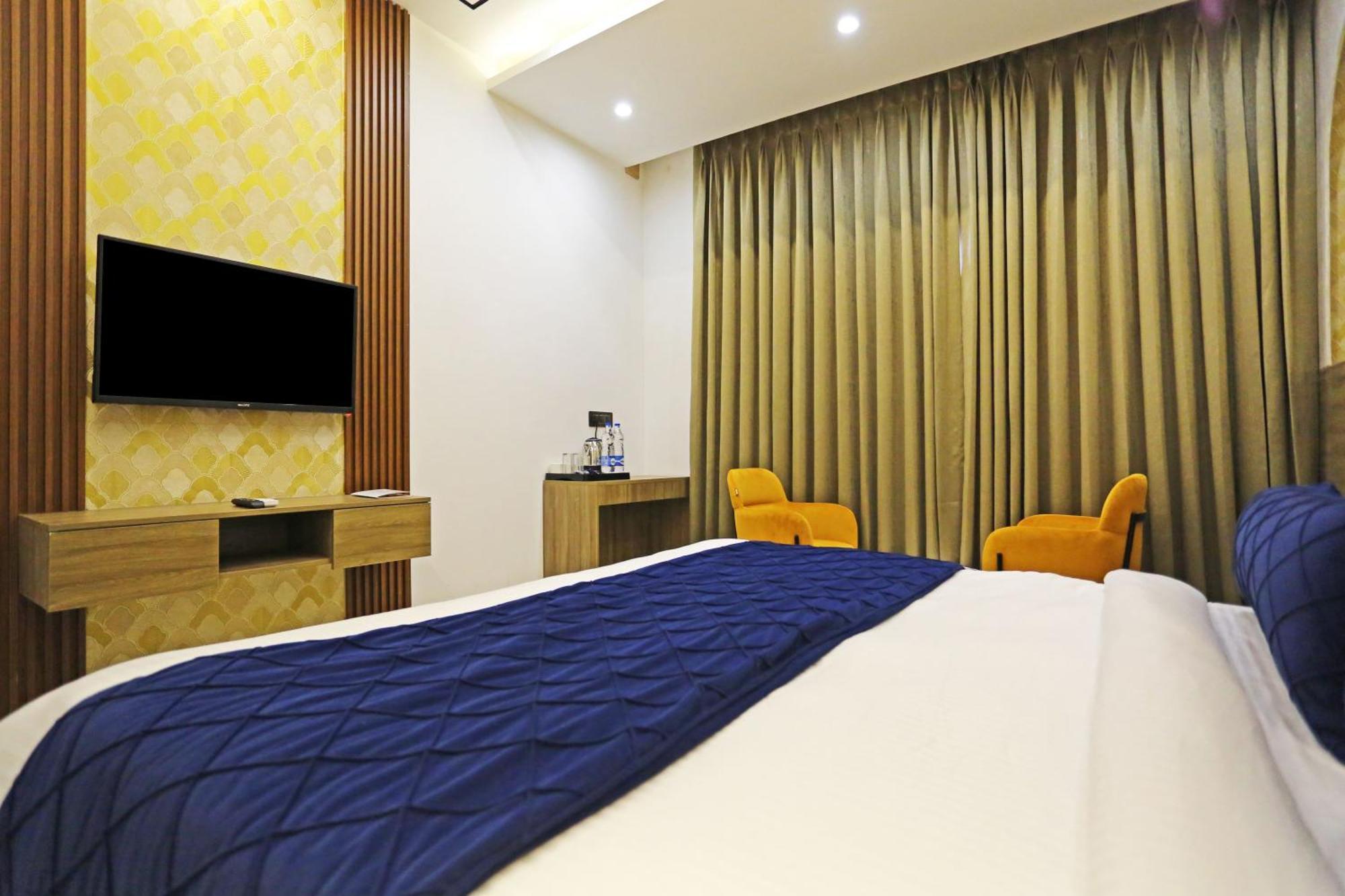 Hotel Hsp Plaza New Delhi Bagian luar foto