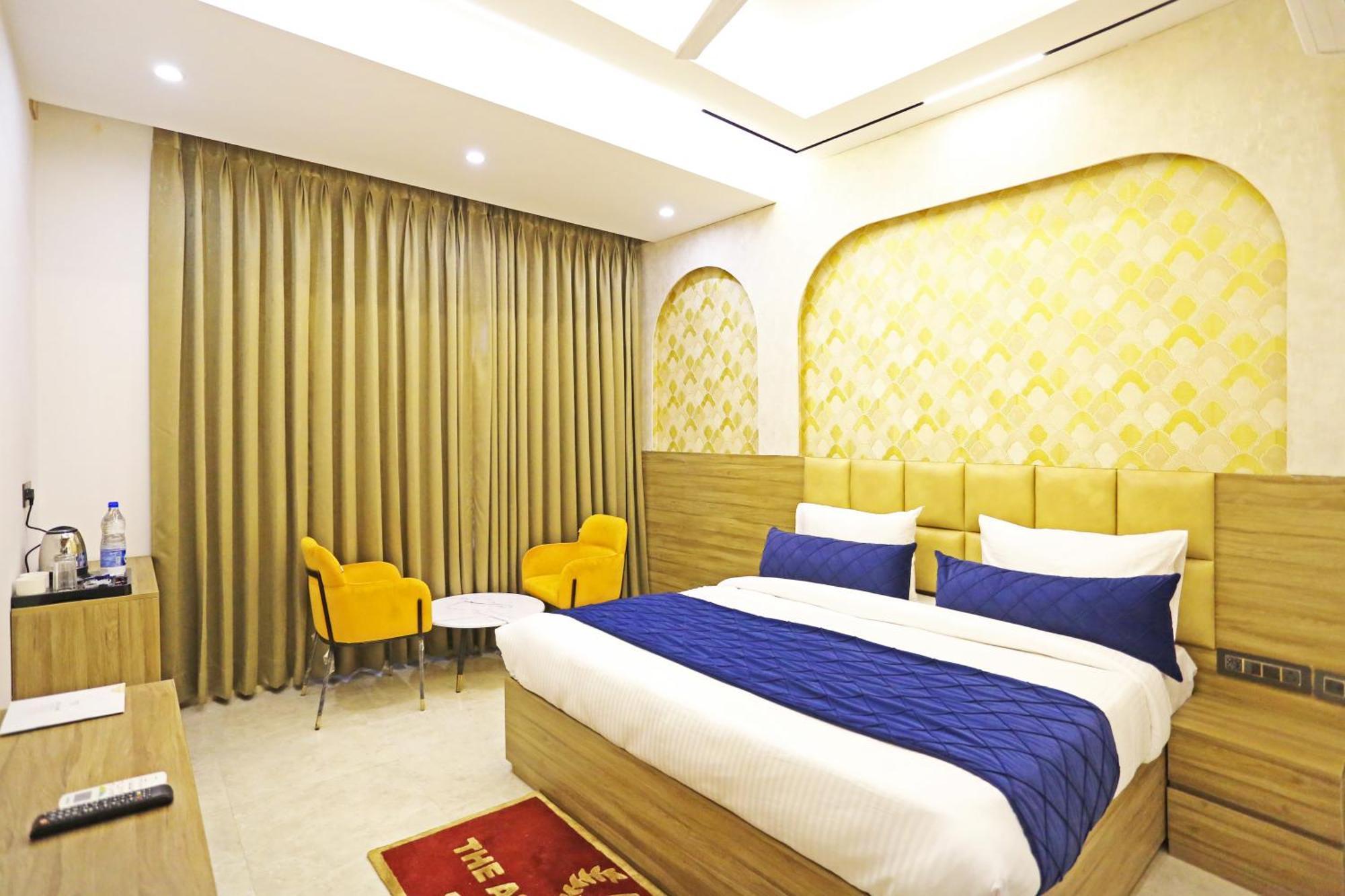 Hotel Hsp Plaza New Delhi Bagian luar foto