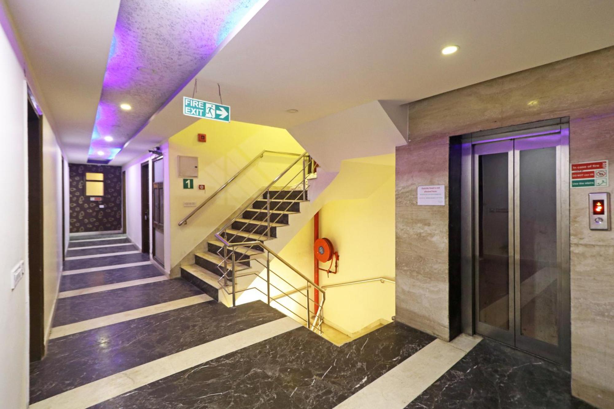 Hotel Hsp Plaza New Delhi Bagian luar foto