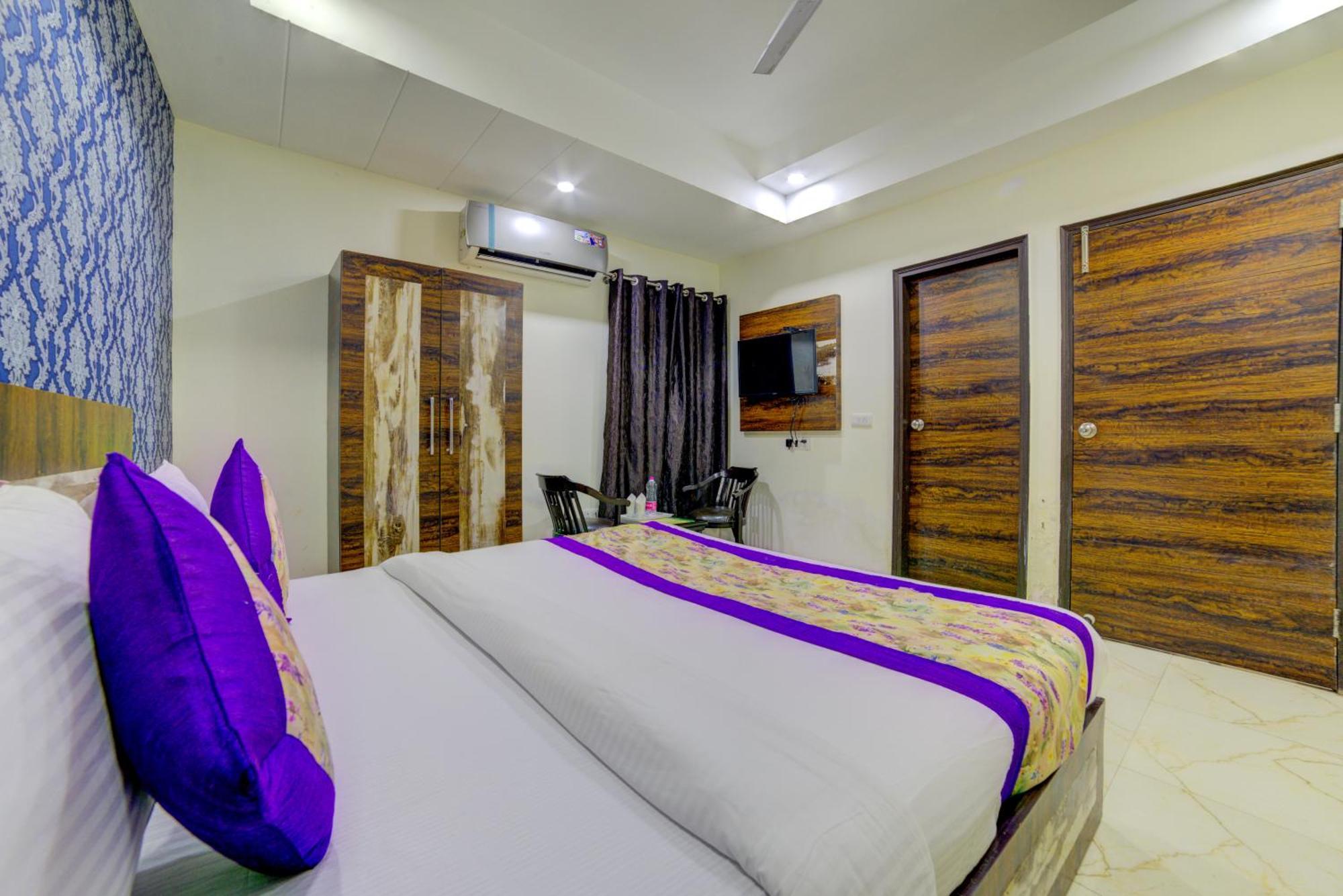 Hotel Hsp Plaza New Delhi Bagian luar foto